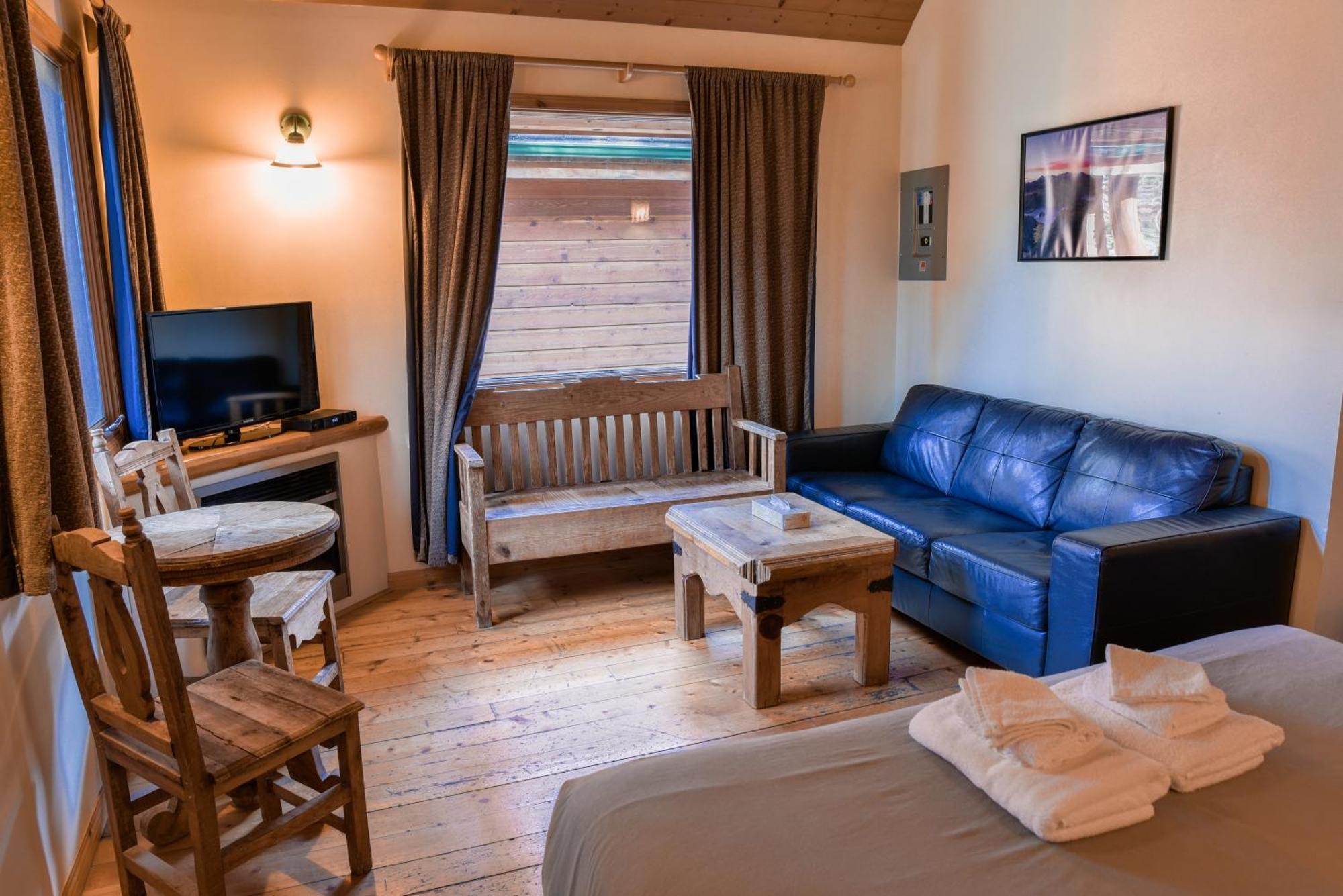 Hi Banff Alpine Centre - Hostel Eksteriør bilde