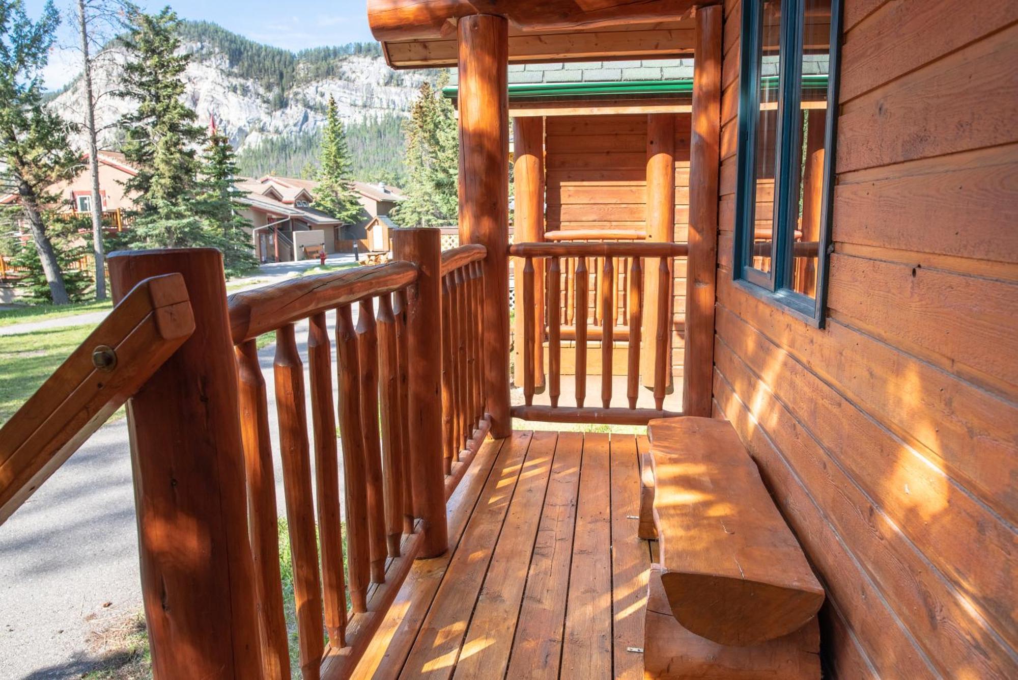 Hi Banff Alpine Centre - Hostel Eksteriør bilde