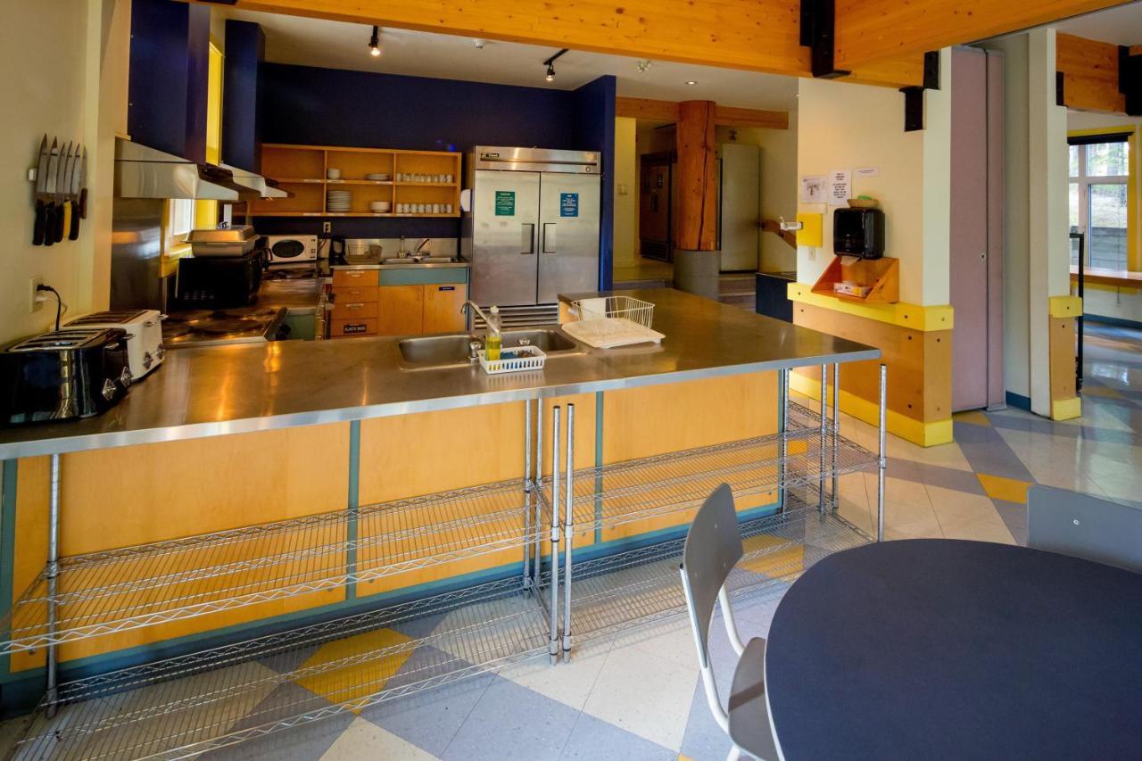 Hi Banff Alpine Centre - Hostel Eksteriør bilde
