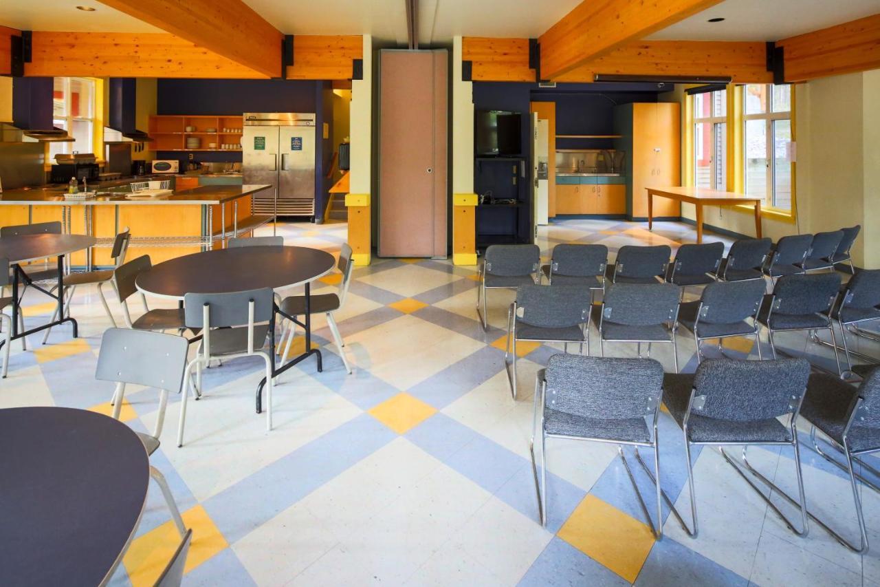 Hi Banff Alpine Centre - Hostel Eksteriør bilde